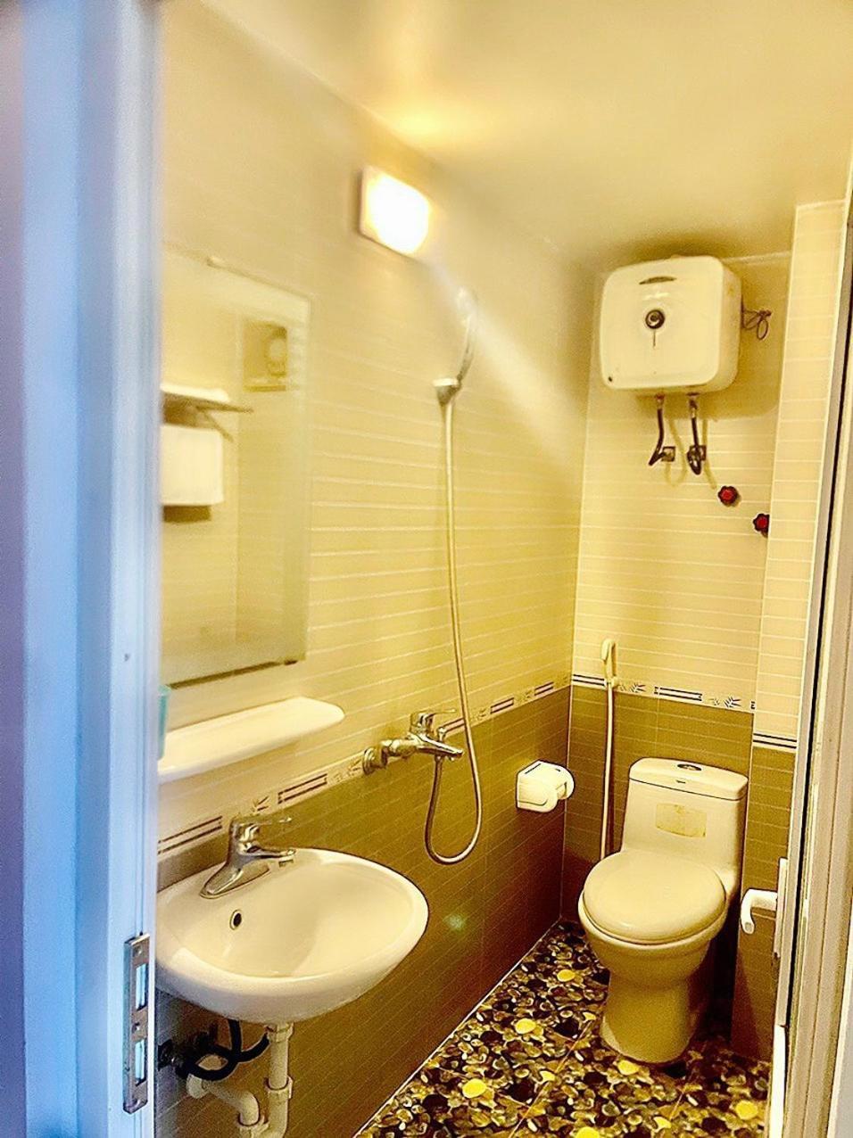 Nha Nghi Ngoc Ha Hotell Ha Long Eksteriør bilde